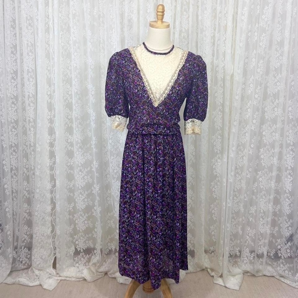 Vintage 70s Lady Carol Of New York‎ Padded Purple Paisley Print Dress Size 10